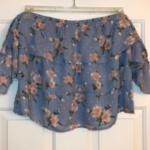 Off the shoulder AEO flowy top